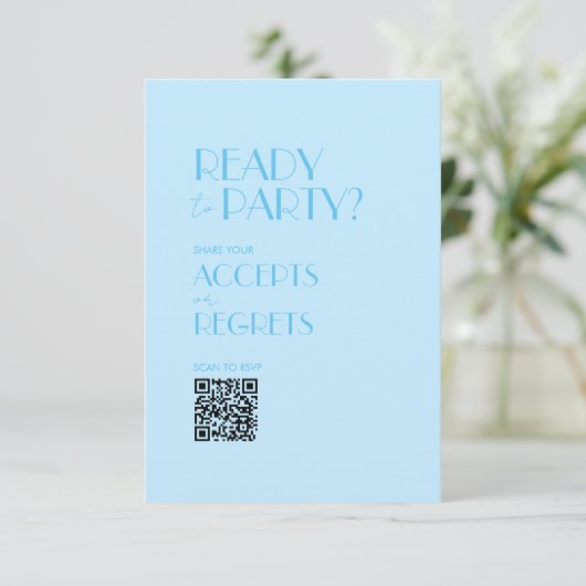 Baby Blue Ocean Bold Wedding QR Code RSVP Karte (Stehend Vorderseite)