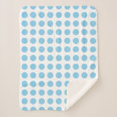 Baby Blue on White Large Horizontal Polka Dots Sherpadecke (Vorderseite)