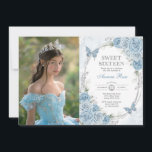 Baby Blue Silver Butterfly Sweet 16 Geburtstag Fot Einladung<br><div class="desc">Die perfekte Einladung für den Sweet 16 Ihrer Tochter ist endlich da! Das schicke Design besticht durch elegante,  wasserfarbene,  babyblaue Rose,  süße Schmetterlinge und einen modernen ovalen silbernen Rahmen. Klicken Sie auf die Schaltfläche "Weitere Anpassung",  wenn Sie den Stil und die Position des Textes neu ordnen und formatieren möchten.</div>