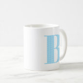 Baby Blue und White Polka Dot Monogram Kaffeetasse (VorderseiteRechts)