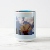 Baby Blue White Rose Zweifarbige Tasse (Mittel)
