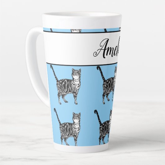 Baby Blue White Tabby Cats Whimsical Art Milchtasse (Linke Ecke)