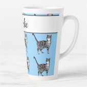 Baby Blue White Tabby Cats Whimsical Art Milchtasse (Rechts)