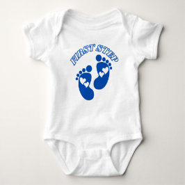 Baby Bodysuit First Step für Jungen. Baby Strampler