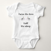 Baby Bodysuit for Twins, Onepiece w niedlich Sloga Baby Strampler (Vorderseite)