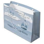 Baby Boy Birthday Sailboat LGB Große Geschenktüte (Rückseite Schrägansicht)