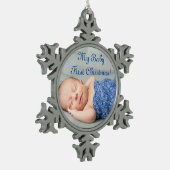 Baby Boy Erste Weihnacht Schneeflocken Zinn-Ornament (Links)