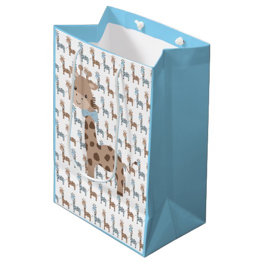 Baby Boy Giraffe Mittlere Geschenktüte (Vorderseite Schrägansicht)