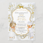 Baby Boy & Girl Twins Taufe Christening Gold Einladung<br><div class="desc">Schönes Baby Mädchen & Junge in ihren Taufen Kleidung mit goldener Kreuzung Halskette. Der Hintergrund ist weißes Satin,  Goldfiligrane,  ein Rahmen aus Gold und Silber und Glitzer sowie Bugverzierungen. Die Rückseite ist mit goldenen Blume-Muster und Goldband auf weißem Satin-Hintergrund geschmückt.</div>