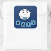 Baby Boy mit Binky Quadratischer Aufkleber (Tasche)