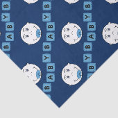 Baby Boy mit Binky Seidenpapier (Ausschnitt)