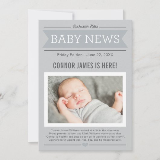 Baby Boy News Modernes Grau Foto Birth Ankündigung (Vorderseite)