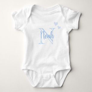 Baby Boy Vorname Blue Monogram Heart Baby Strampler