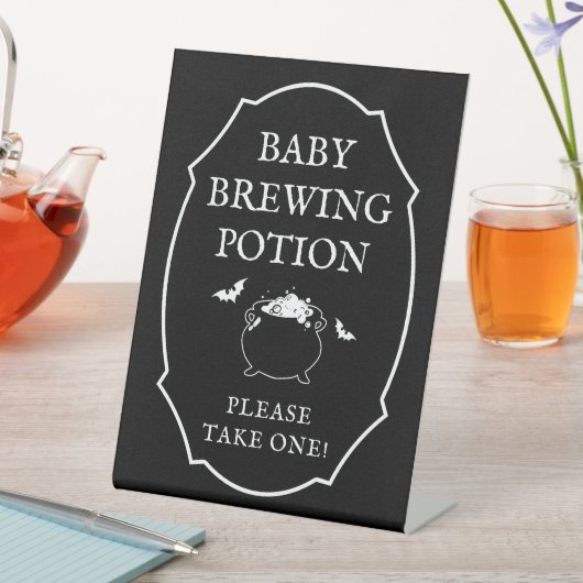 Baby Brewing Tränke Halloween Baby Shower Gefallen Sockelschild (In Situ)
