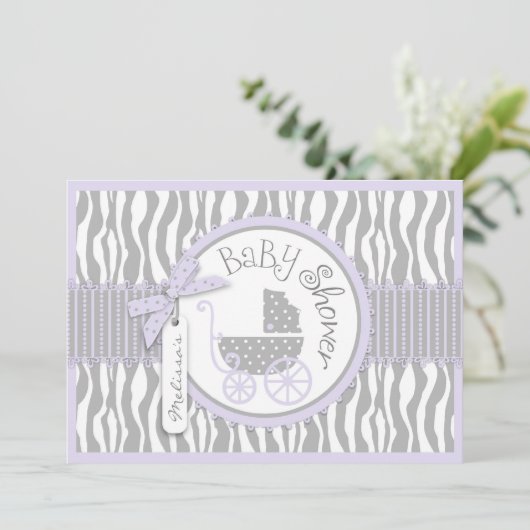 Baby Carriage, Zebra Print & Lavender Baby Dusche Einladung (Stehend Vorderseite)