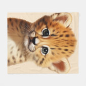 Baby Cheetah Portrait Fleecedecke (Vorderseite (Horizontal))