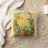 Baby Chicks in einem Osterkorbkissen Kissen (Decke)