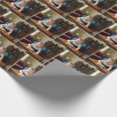 Baby Crawling Out of a Retro Television Geschenkpapier (Ecke)