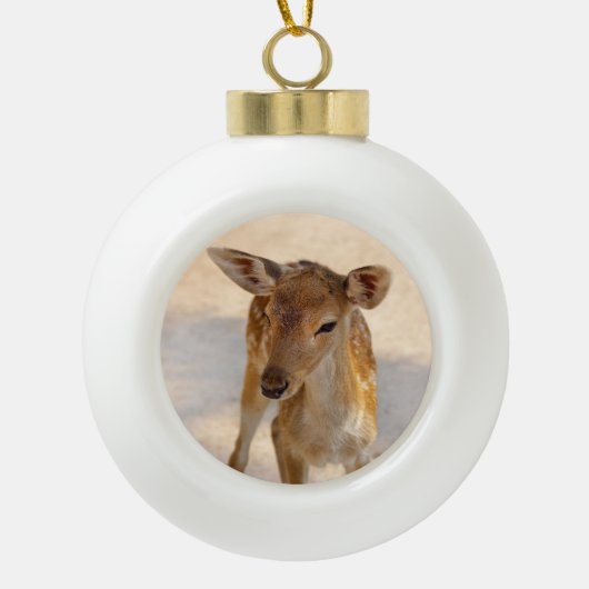 Baby Deer Keramik Kugel-Ornament (Vorderseite)