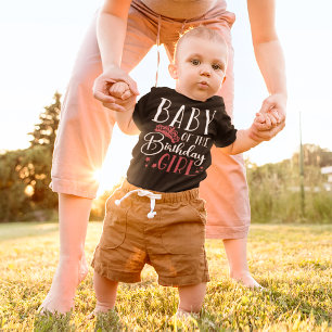 Baby des Geburtstagskindermädchens Strampler