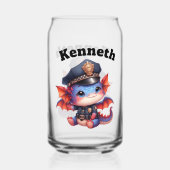 Baby Dragon lächelt in Polizist Kostüm! Dosenglas (Vorderseite)