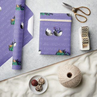 Baby Dragons freuen sich auf Geburtstagskorrektur Geschenkpapier
