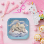 Baby Elefant in der Wolkendusche Pappteller (Party)