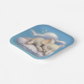 Baby Elefant in der Wolkendusche Pappteller (Gewinkelt)