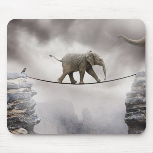 Baby-Elefant-Wege das Drahtseil Mousepad (Vorne)