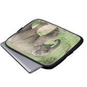 Baby Elephant folgt der Mutter, Corbett Laptopschutzhülle (Vorne Knopf)