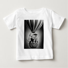 Baby Elephant in einem Heißluftballon Baby T-shirt