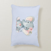 Baby Elephant mit rosa Rosen Dekokissen (Rückseite(Vertikal))