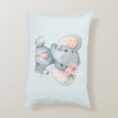 Baby Elephant mit rosa Rosen Dekokissen (Rückseite(Vertikal))