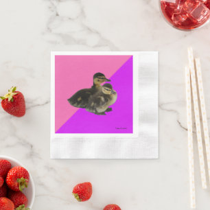Baby-Enten auf rosa Himbeere und violetter Sorbet Serviette