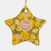 Baby Erstmals niedlich Gelb Rosa Blumenurlaub Keramik Ornament (Hinten)