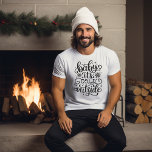 Baby Es ist kalt draußen im Winter T-Shirt<br><div class="desc">Ein handgeschriebener kalligraphischer Tee für den Winter,  mit Schneeflocken um ein Sprichwort herum: Baby es ist kalt draußen". Holen Sie sich einen für sich und Ihren bedeutenden anderen.</div>