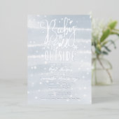 Baby Es ist kalt draußen Winter Boy Baby Dusche Folieneinladung (Stehend vorne)