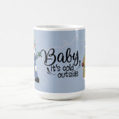 Baby Es ist kalt draußen - zwei Landschneemänner Kaffeetasse (Mittel)