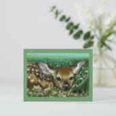 Baby Fawn und Lilien des Tals Postkarte (Stehend Vorderseite)