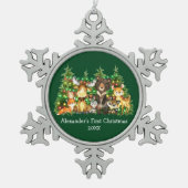 Baby First Christmas Forest Animals Lights Green Schneeflocken Zinn-Ornament (Vorderseite)