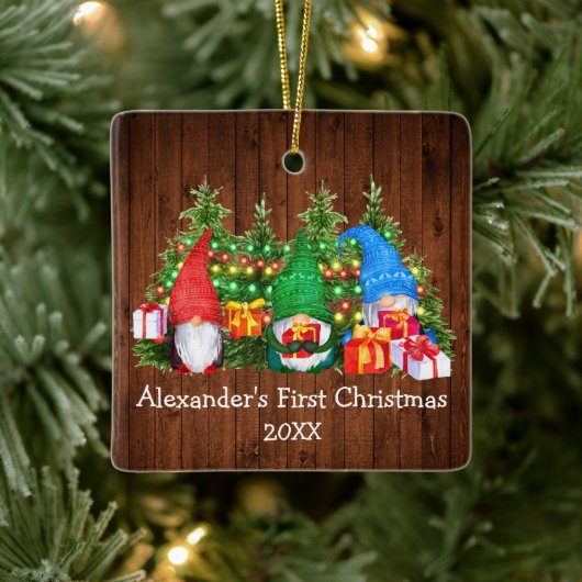Baby First Christmas Lights Gnomes Rustic Square Keramikornament (Baum)