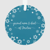 Baby First Hanukkah Stars Snowflakes Neue Eltern Ornament (Rückseite)