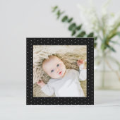 Baby Foto Black und White Tiny Polka Dots Einladung (Stehend Vorderseite)