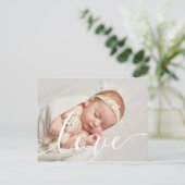 Baby Foto Chic Script Liebe Elegante Geburt Ankündigungspostkarte (Stehend Vorderseite)
