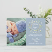 Baby Foto Danke Greenery Dusty Blue Birth Ankündigung (Stehend Vorderseite)