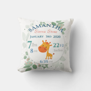 Baby-Geburtsstatistik mit Giraffe und umrandeten B Kissen