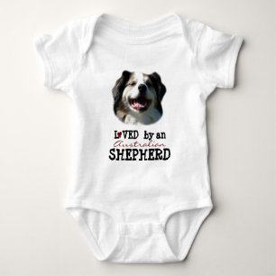 Baby geliebt von einem australischen Schäfer Strampler