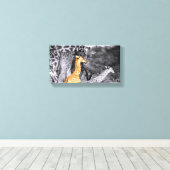 Baby Giraffe Leinwanddruck (Insitu (Holzboden))