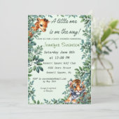 Baby Giraffe und Tiger Baby Dusche Einladung (Stehend Vorderseite)