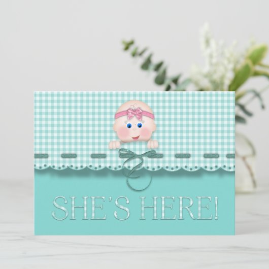 Baby Girl Ankündigung Sie ist hier Baby Gesicht Aq (Stehend Vorderseite)